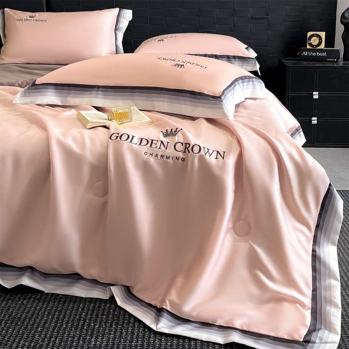 91家纺网 家纺一手货源 找家纺 （总）小久久（小九九） 2026新款水洗冰丝数码宽边刺绣夏被夏凉被空调被-贝拉系列