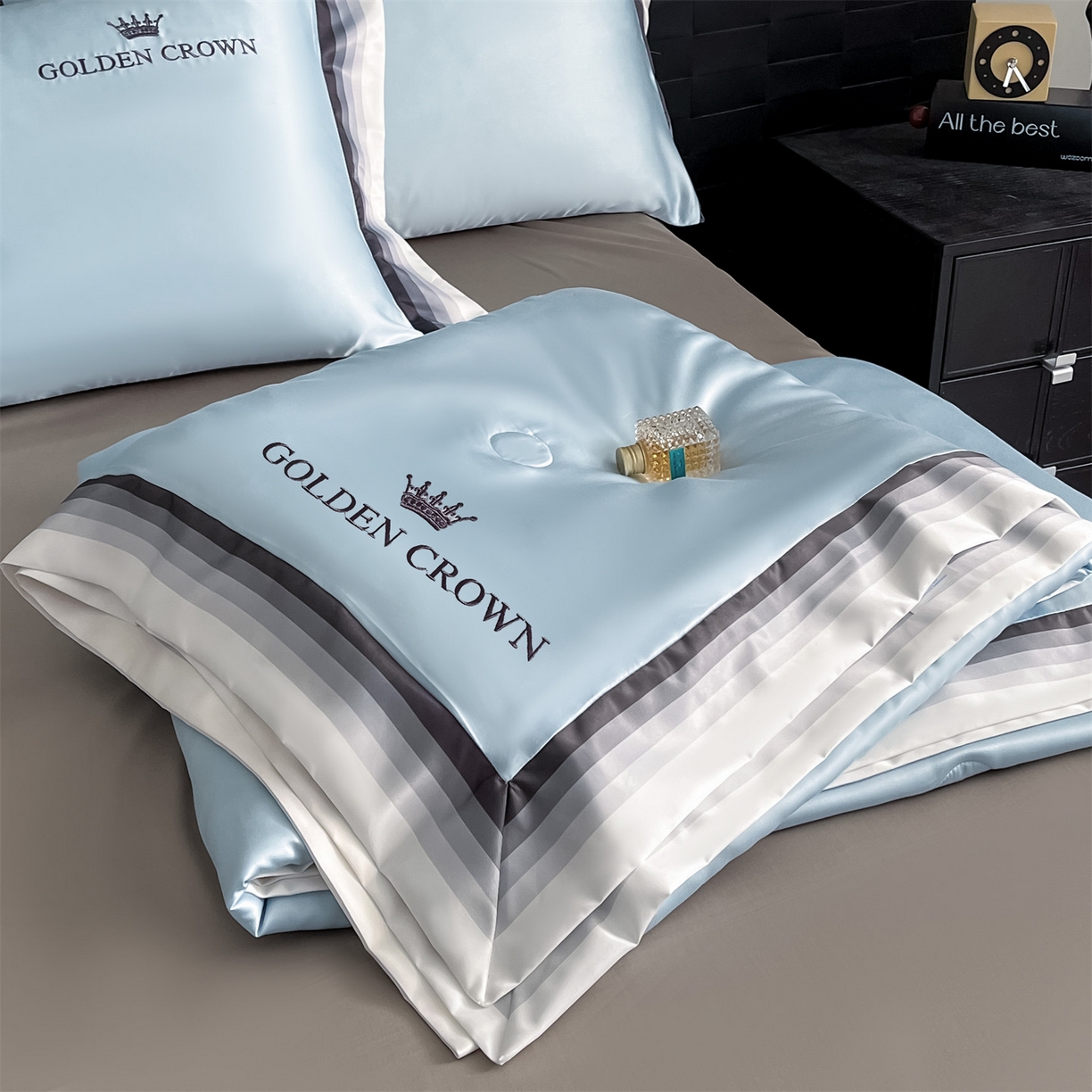 91家纺网 家纺一手货源 找家纺 （总）小久久（小九九） 2026新款水洗冰丝数码宽边刺绣夏被夏凉被空调被-贝拉系列