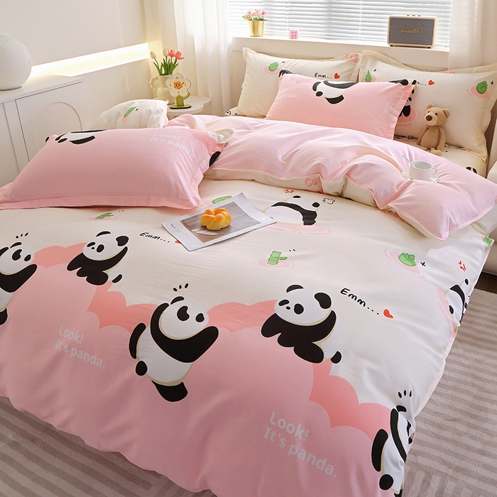 91家纺网 家纺一手货源 找家纺 馨雅家纺 2026新款简欧纯棉印花多规格四件套 熊猫乐园-粉