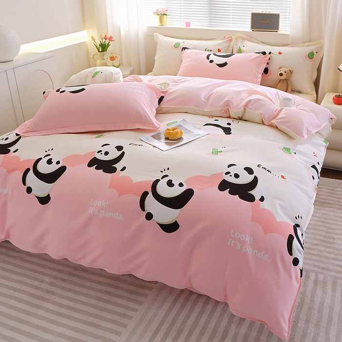 91家纺网 家纺一手货源 找家纺 馨雅家纺 2026新款简欧纯棉印花多规格四件套 熊猫乐园-粉