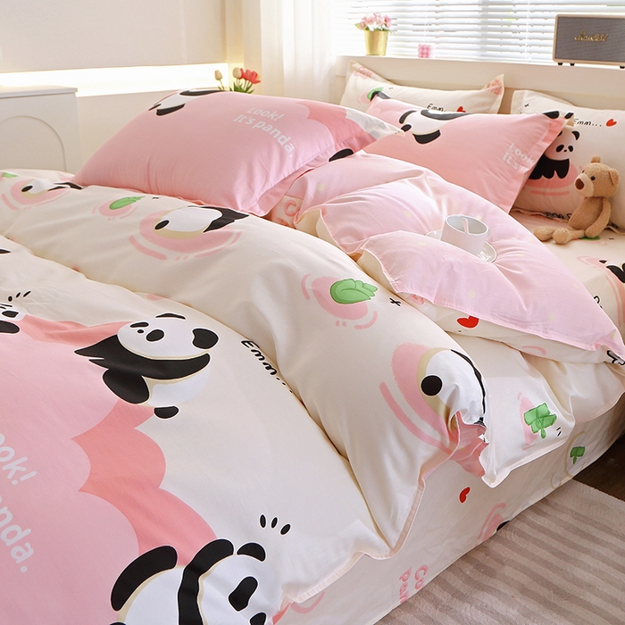 91家纺网 家纺一手货源 找家纺 馨雅家纺 2026新款简欧纯棉印花多规格四件套 熊猫乐园-粉