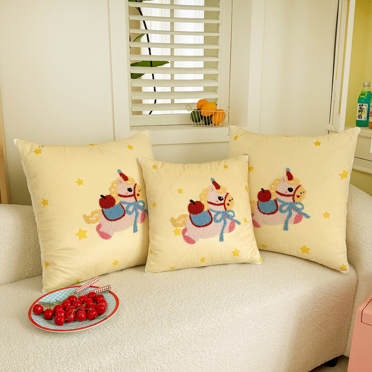 91家纺网 家纺一手货源 找家纺 番茄+ 2026新款ins风卡通毛巾绣抱枕被 星星小马