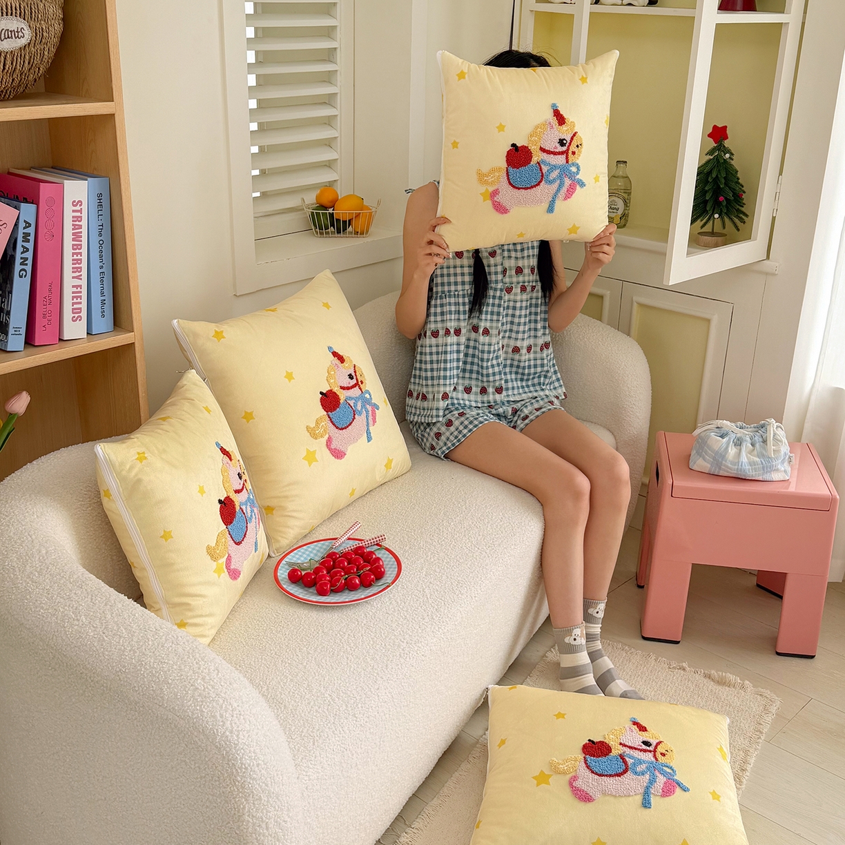 91家纺网 家纺一手货源 找家纺 番茄+ 2026新款ins风卡通毛巾绣抱枕被 星星小马