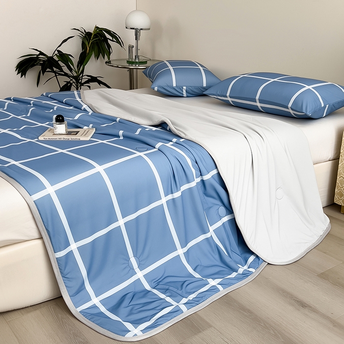 91家纺网 家纺一手货源 找家纺 世纪绒品 2026新款A类印花凉感丝夏被夏凉被空调被 海洋蓝格