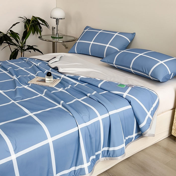 91家纺网 家纺一手货源 找家纺 世纪绒品 2026新款A类印花凉感丝夏被夏凉被空调被 海洋蓝格