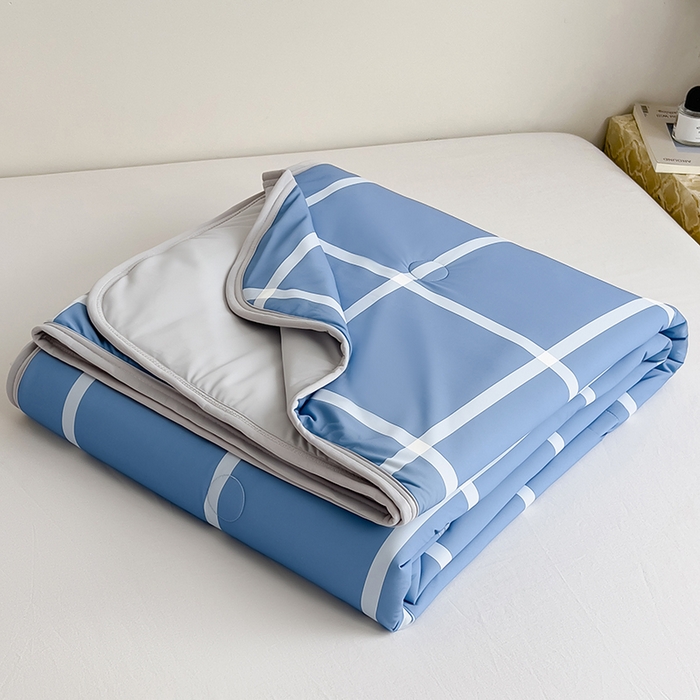 91家纺网 家纺一手货源 找家纺 世纪绒品 2026新款A类印花凉感丝夏被夏凉被空调被 海洋蓝格