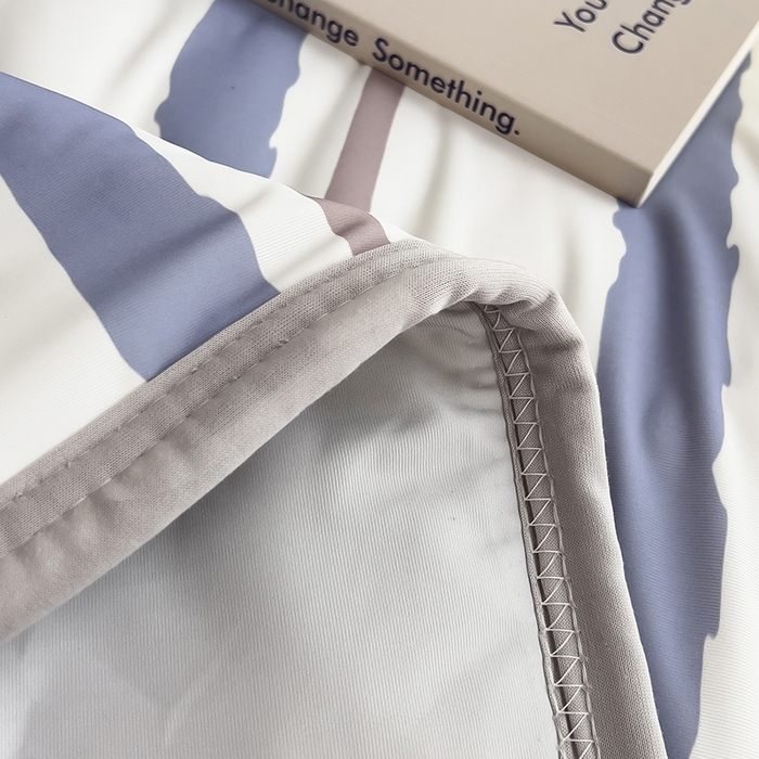 91家纺网 家纺一手货源 找家纺 世纪绒品 2026新款A类印花凉感丝夏被夏凉被空调被 米灰竖条