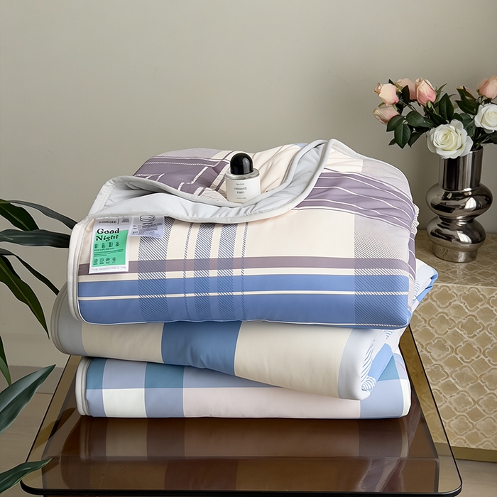 91家纺网 家纺一手货源 找家纺 世纪绒品 2026新款A类印花凉感丝夏被夏凉被空调被 莫兰条格