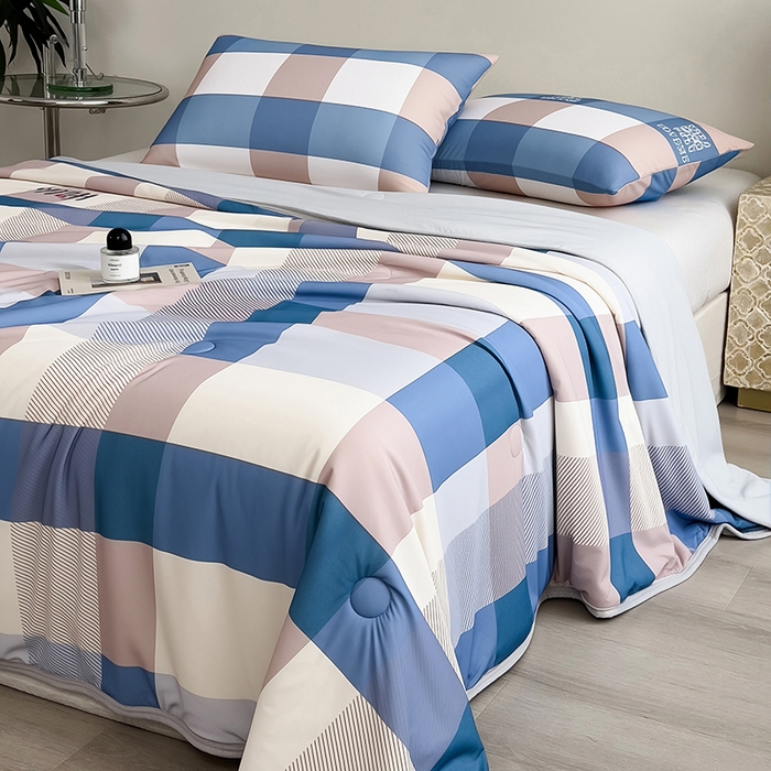 91家纺网 家纺一手货源 找家纺 世纪绒品 2026新款A类印花凉感丝夏被夏凉被空调被 雾蓝大格