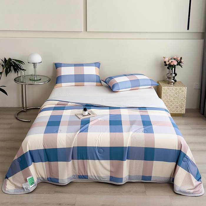 91家纺网 家纺一手货源 找家纺 世纪绒品 2026新款A类印花凉感丝夏被夏凉被空调被 雾蓝大格