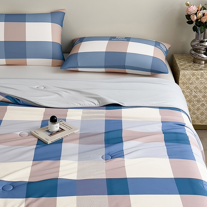 91家纺网 家纺一手货源 找家纺 世纪绒品 2026新款A类印花凉感丝夏被夏凉被空调被 雾蓝大格