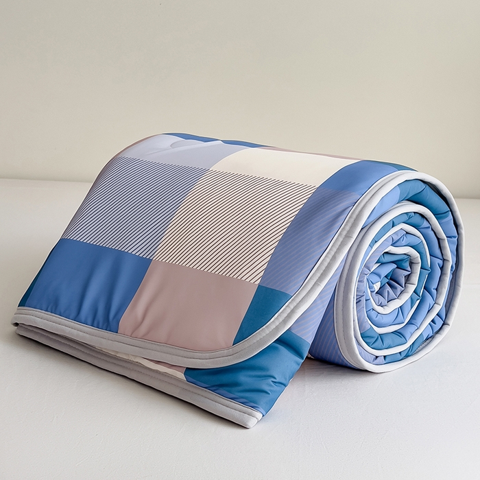 91家纺网 家纺一手货源 找家纺 世纪绒品 2026新款A类印花凉感丝夏被夏凉被空调被 雾蓝大格