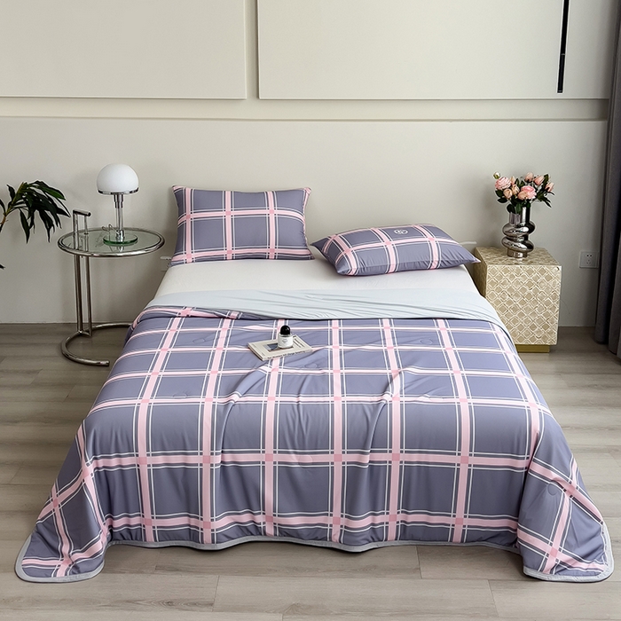 91家纺网 家纺一手货源 找家纺 世纪绒品 2026新款A类印花凉感丝夏被夏凉被空调被 英伦格纹