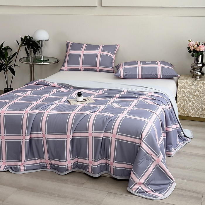 91家纺网 家纺一手货源 找家纺 世纪绒品 2026新款A类印花凉感丝夏被夏凉被空调被 英伦格纹