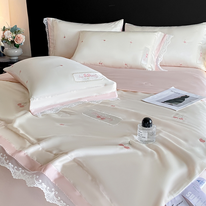 91家纺网 家纺一手货源 找家纺 置顶家纺 22026新款水洗天丝夏被刺绣樱桃四件套 克洛伊-白+粉