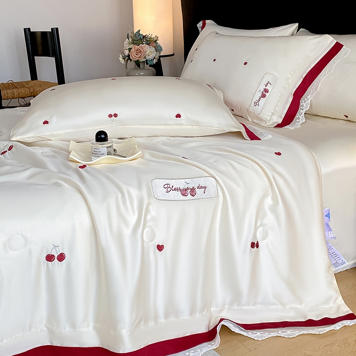 91家纺网 家纺一手货源 找家纺 置顶家纺 22026新款水洗天丝夏被刺绣樱桃四件套 克洛伊-奶白