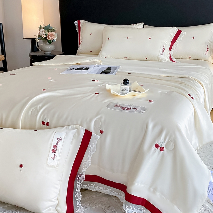 91家纺网 家纺一手货源 找家纺 置顶家纺 22026新款水洗天丝夏被刺绣樱桃四件套 克洛伊-奶白