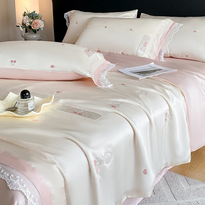 91家纺网 家纺一手货源 找家纺 置顶家纺 22026新款水洗天丝夏被刺绣樱桃四件套 克洛伊-白+粉