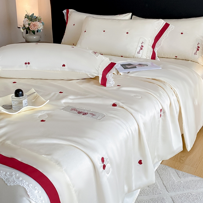 91家纺网 家纺一手货源 找家纺 置顶家纺 22026新款水洗天丝夏被刺绣樱桃四件套 克洛伊-奶白