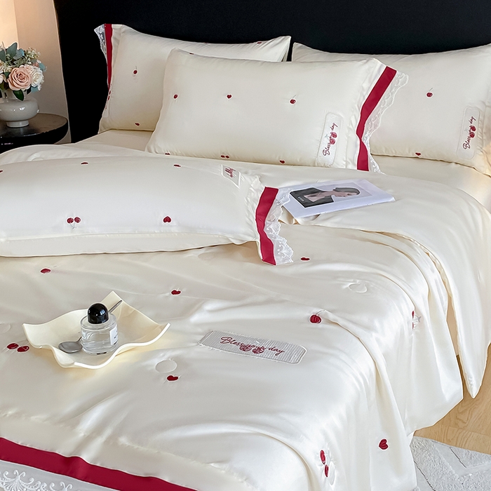 91家纺网 家纺一手货源 找家纺 置顶家纺 22026新款水洗天丝夏被刺绣樱桃四件套 克洛伊-奶白