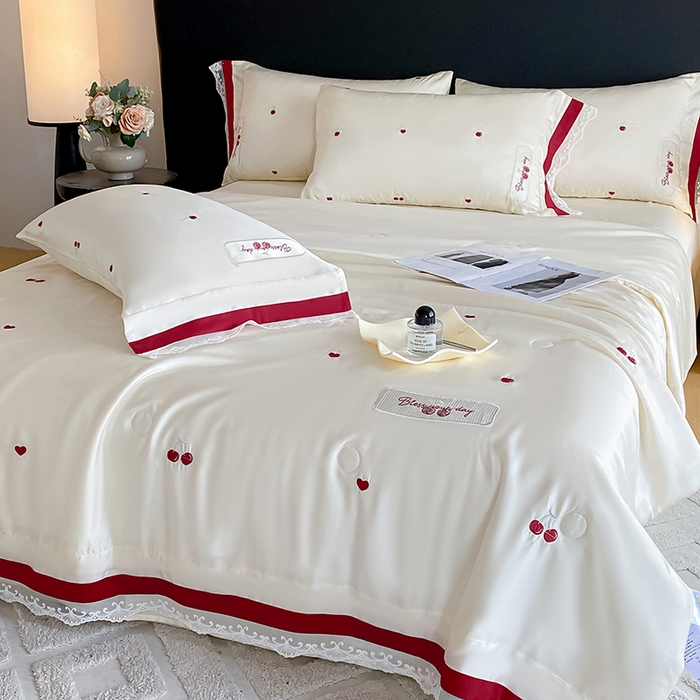 91家纺网 家纺一手货源 找家纺 置顶家纺 22026新款水洗天丝夏被刺绣樱桃四件套 克洛伊-奶白