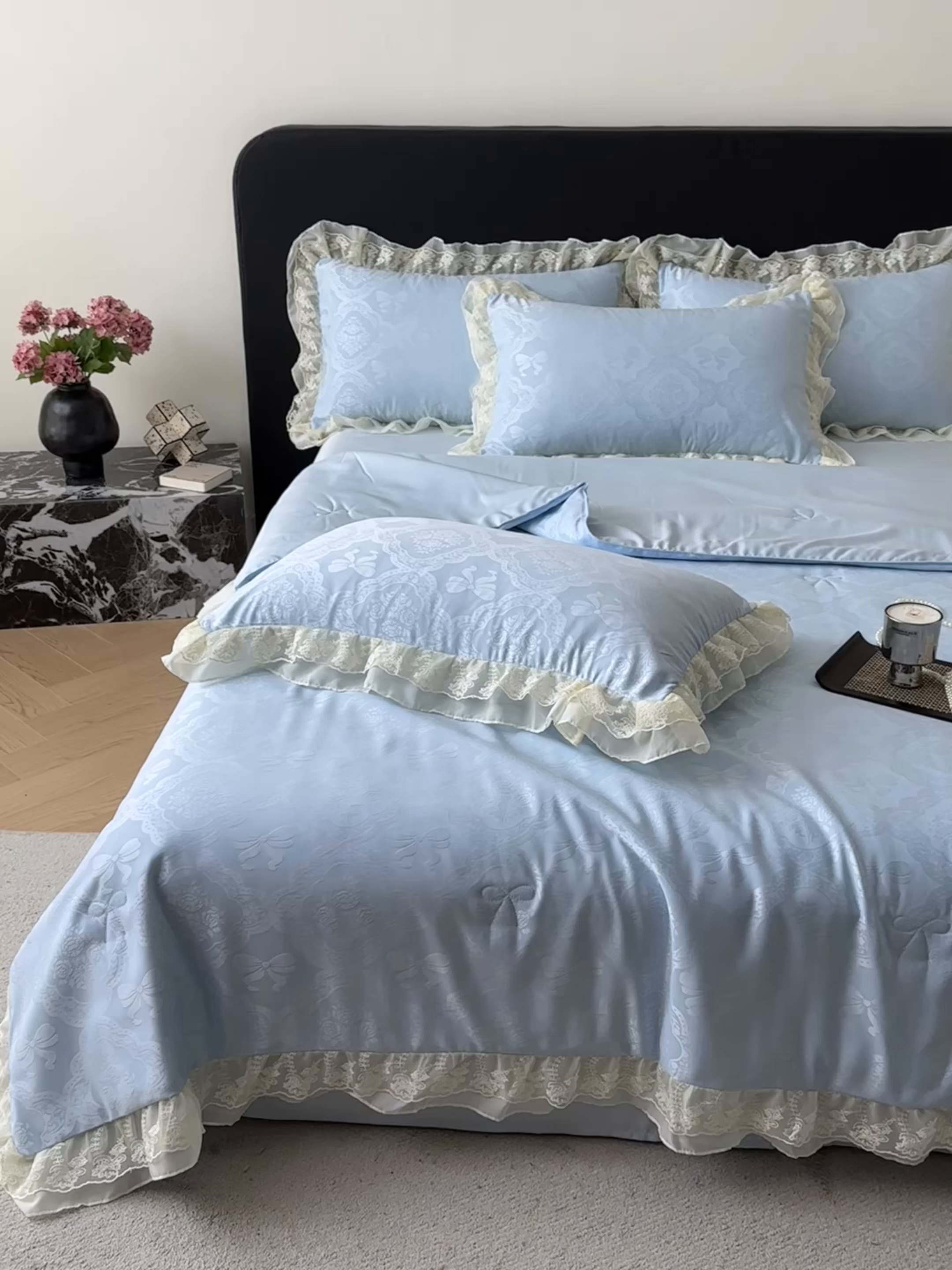 91家纺网 家纺一手货源 找家纺 你好美丽 2026新款水洗真丝蕾丝花边夏被夏凉被空调被四件套-夏梦 夏梦蓝