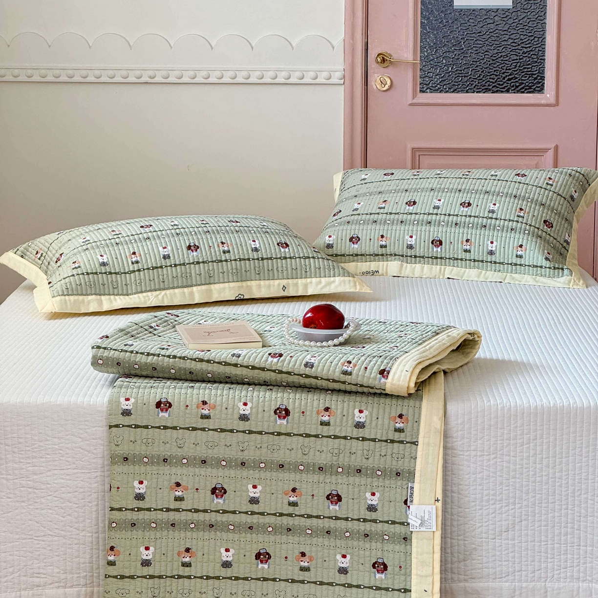 91家纺网 家纺一手货源 找家纺 床盖工厂店 2026春夏新款双面全棉床盖三件套 苹果小狗