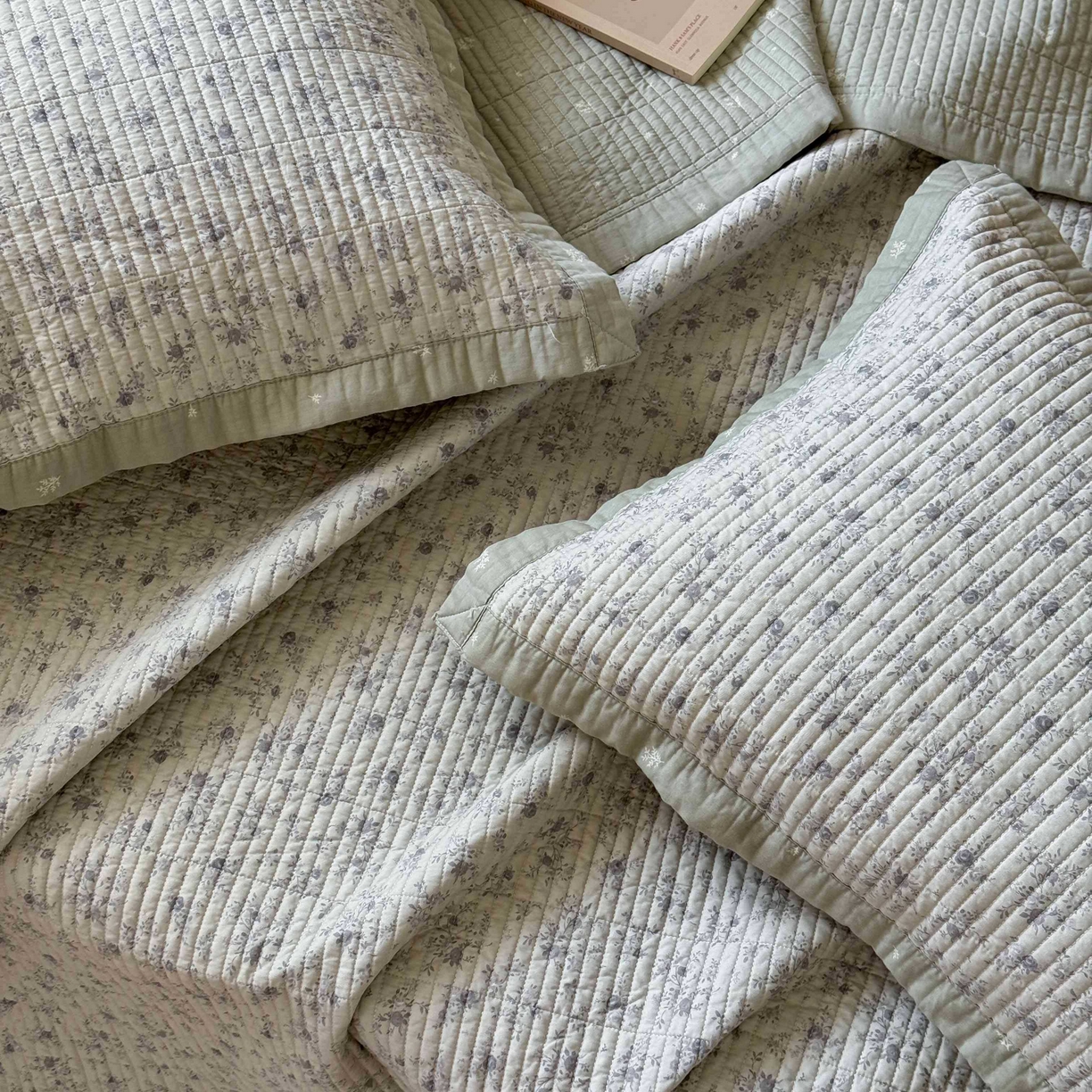 91家纺网 家纺一手货源 找家纺 床盖工厂店 2026春夏新款双面全棉床盖三件套 海棠依旧