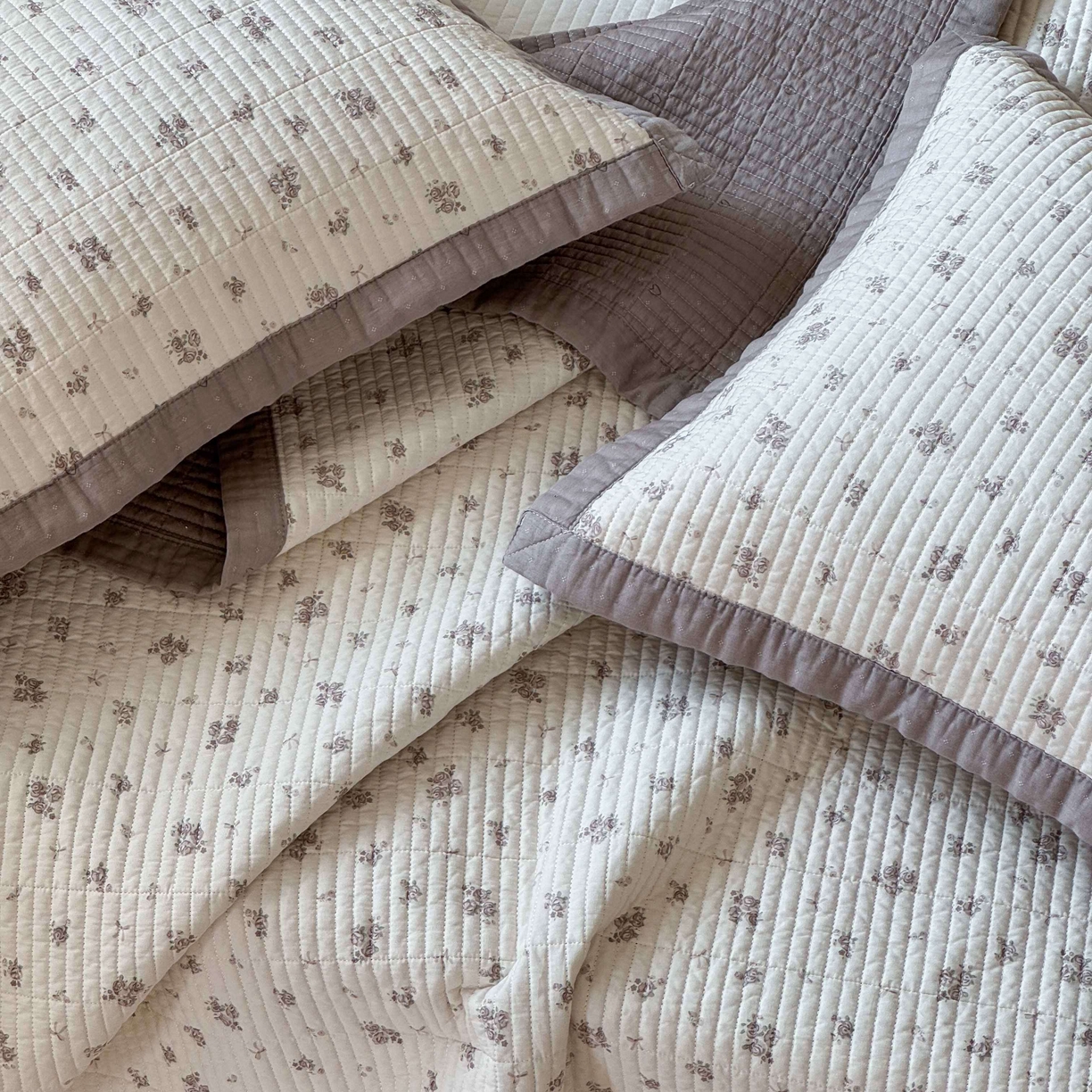 91家纺网 家纺一手货源 找家纺 床盖工厂店 2026春夏新款双面全棉床盖三件套 清晨花语