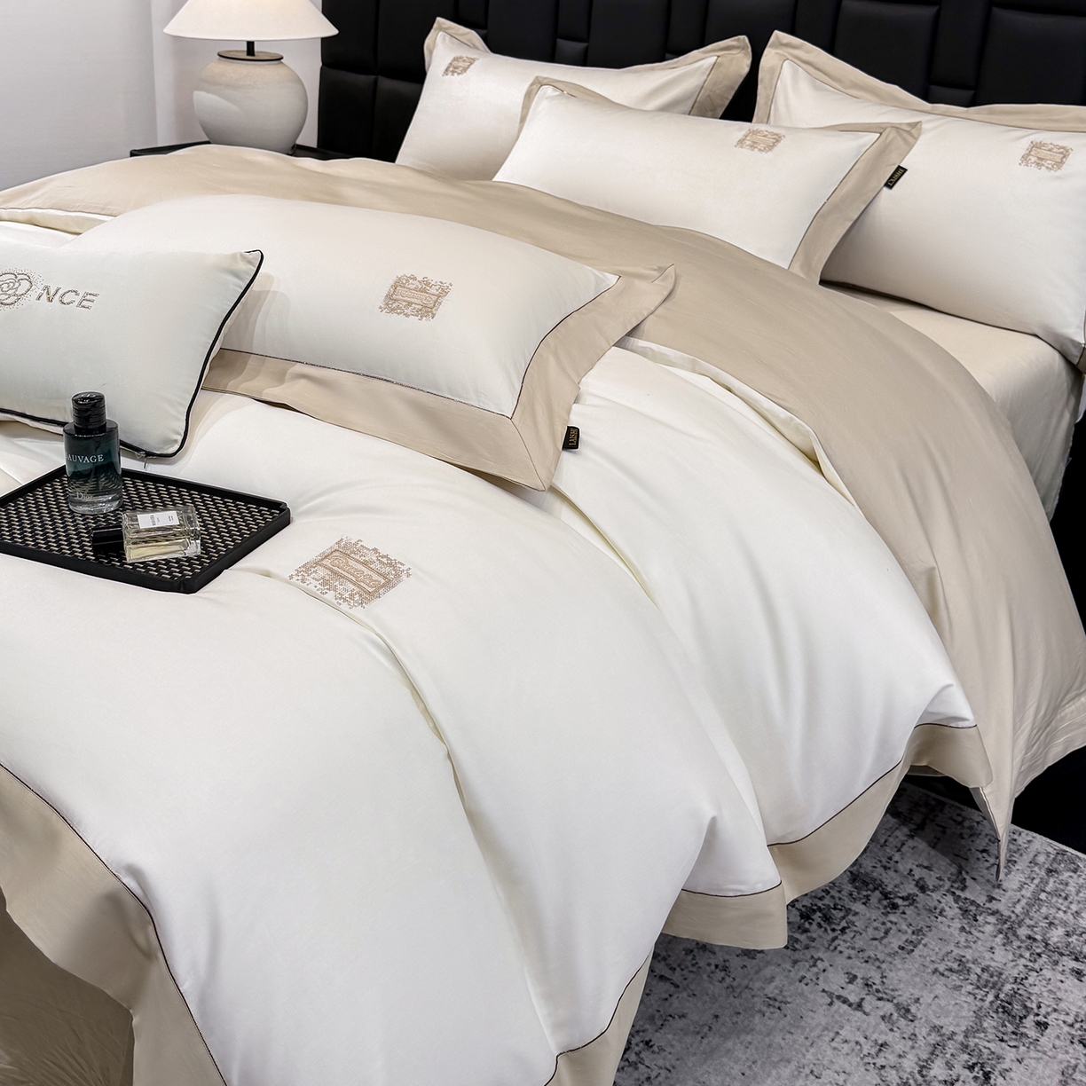 91家纺网 家纺一手货源 找家纺 （总）莱势 2026新品A类100支全棉纯棉50x50s埃及贡缎长绒棉刺绣绣花四件套高端礼盒-仙本娜