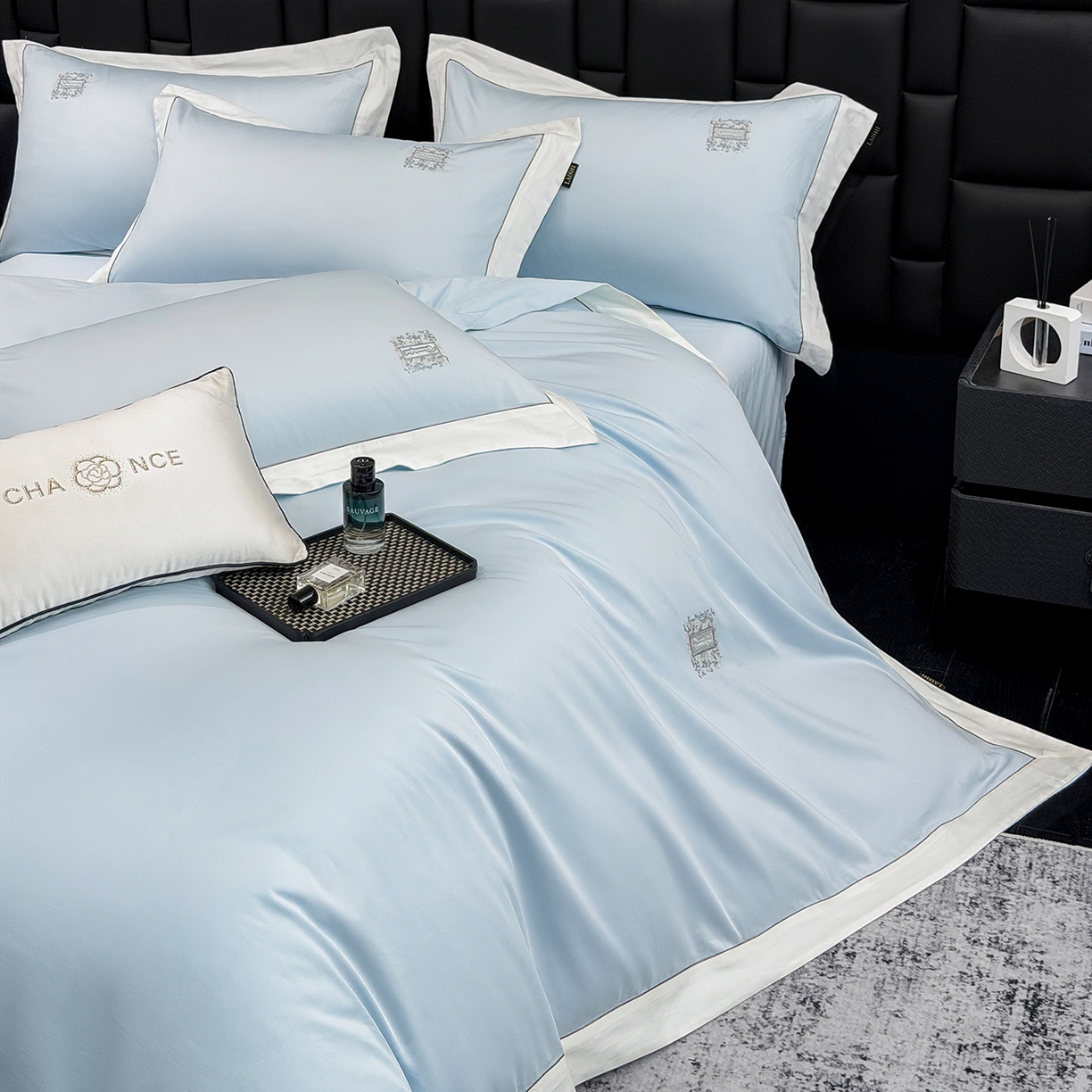 91家纺网 家纺一手货源 找家纺 莱势 2026新品A类100支全棉纯棉50x50s埃及贡缎长绒棉刺绣绣花四件套高端礼盒-仙本娜 仙本娜 天空蓝