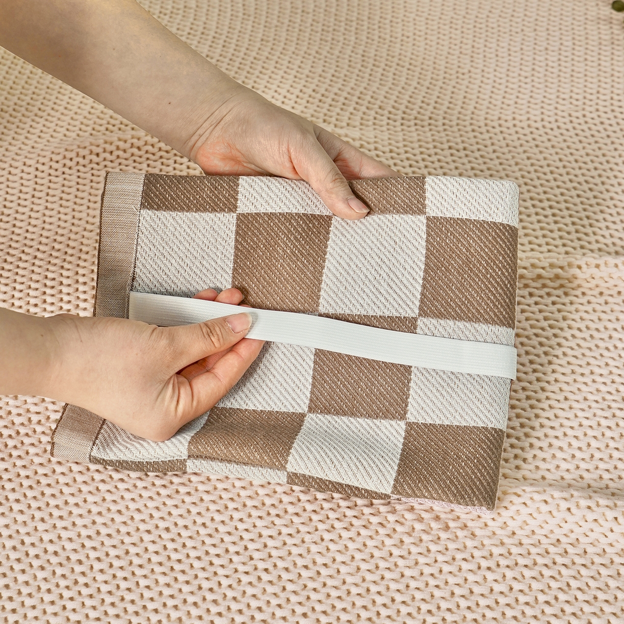 91家纺网 家纺一手货源 找家纺 棠薇家纺 2026新款绑带款枕巾全棉纯棉四层斜纹纱布枕巾  防滑防脱落纯棉枕头巾 绑带款棋盘格