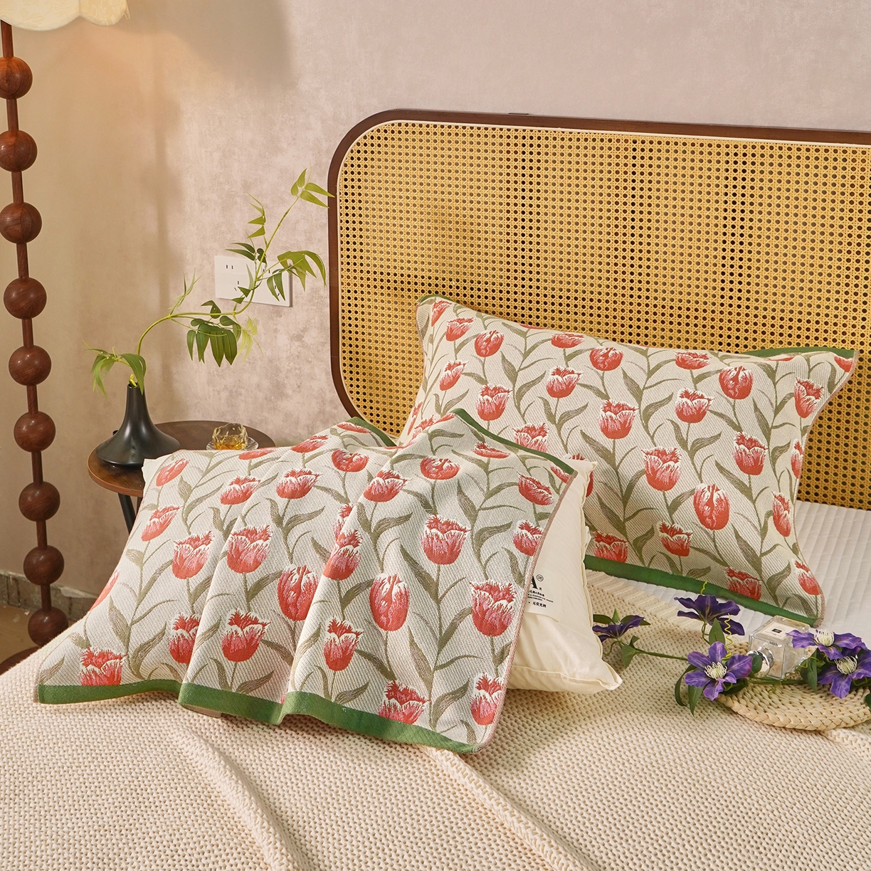 91家纺网 家纺一手货源 找家纺 棠薇家纺 2026新款绑带款枕巾全棉纯棉四层斜纹纱布枕巾  防滑防脱落纯棉枕头巾 绑带款郁金香