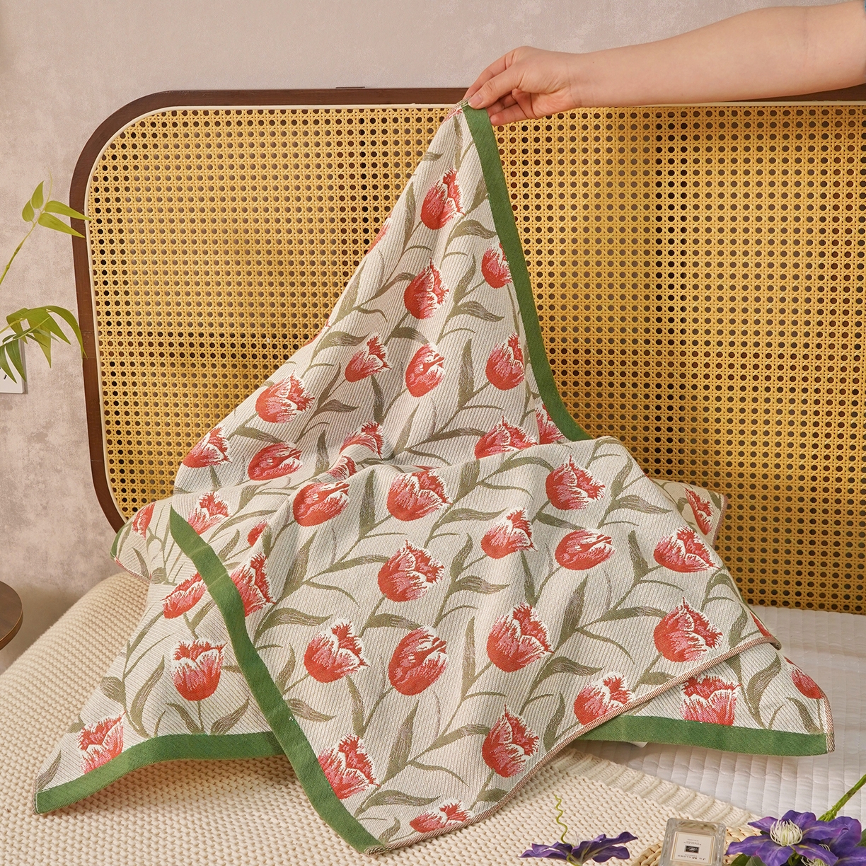 91家纺网 家纺一手货源 找家纺 棠薇家纺 2026新款绑带款枕巾全棉纯棉四层斜纹纱布枕巾  防滑防脱落纯棉枕头巾 绑带款郁金香