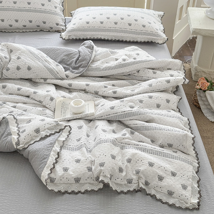 91家纺网 家纺一手货源 找家纺 （总）桔禾家纺 2026新款高克重小清新可爱风泡芙棉全棉镂空花边款夏被四件套夏凉被空调被四件套