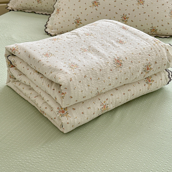 91家纺网 家纺一手货源 找家纺 （总）桔禾家纺 2026新款高克重小清新可爱风泡芙棉全棉镂空花边款夏被四件套夏凉被空调被四件套