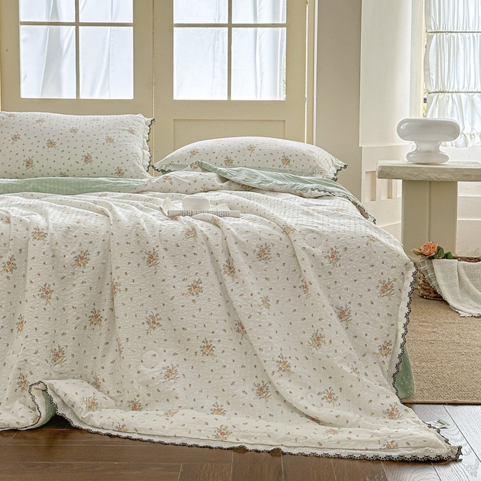 91家纺网 家纺一手货源 找家纺 桔禾家纺 2026新款高克重小清新可爱风泡芙棉全棉镂空花边款夏被四件套夏凉被空调被四件套 花枝梦