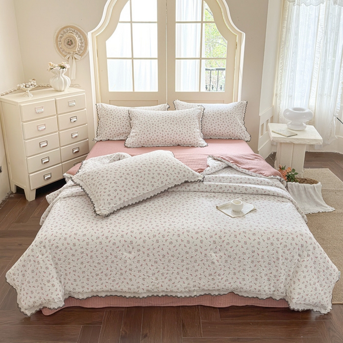 91家纺网 家纺一手货源 找家纺 桔禾家纺 2026新款高克重小清新可爱风泡芙棉全棉镂空花边款夏被四件套夏凉被空调被四件套 迷迭香