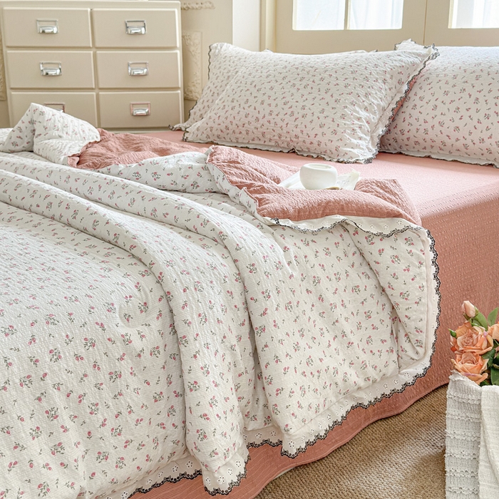 91家纺网 家纺一手货源 找家纺 桔禾家纺 2026新款高克重小清新可爱风泡芙棉全棉镂空花边款夏被四件套夏凉被空调被四件套 迷迭香