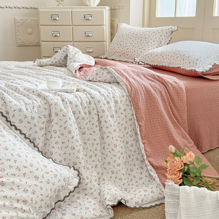 91家纺网 家纺一手货源 找家纺 桔禾家纺 2026新款高克重小清新可爱风泡芙棉全棉镂空花边款夏被四件套夏凉被空调被四件套 迷迭香