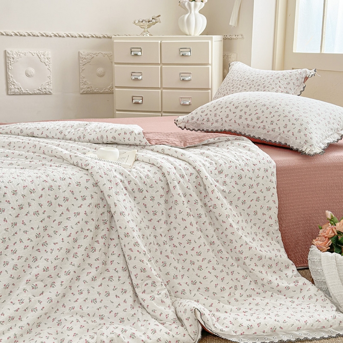 91家纺网 家纺一手货源 找家纺 桔禾家纺 2026新款高克重小清新可爱风泡芙棉全棉镂空花边款夏被四件套夏凉被空调被四件套 迷迭香