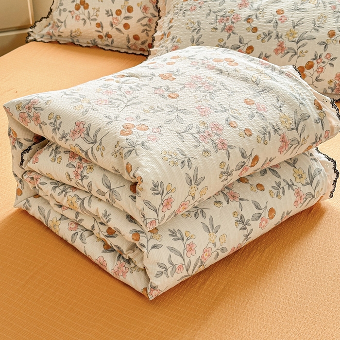 桔禾家纺 2026新款高克重小清新可爱风泡芙棉全棉镂空花边款夏被四件套夏凉被空调被四件套 石榴花开