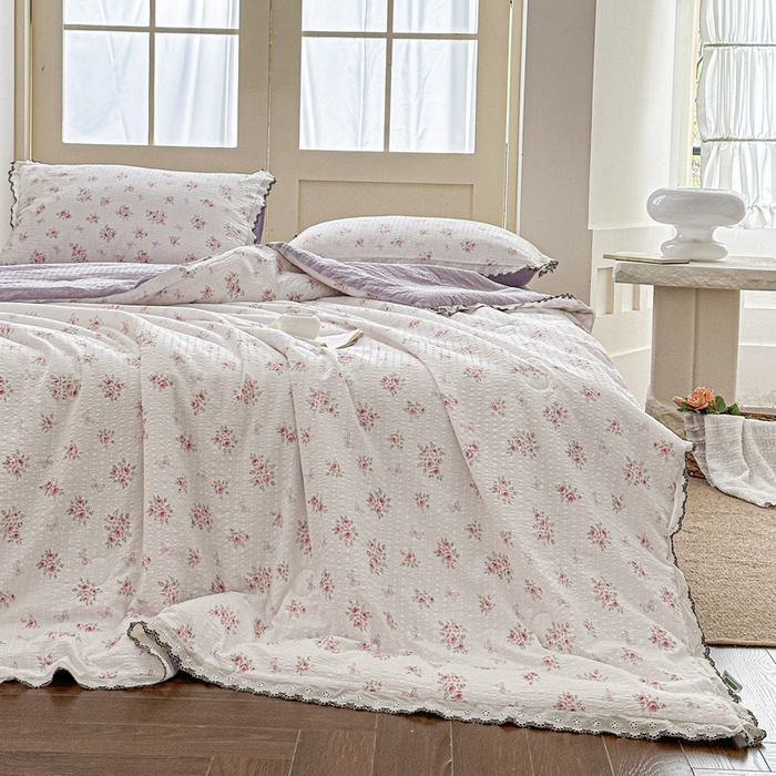 91家纺网 家纺一手货源 找家纺 桔禾家纺 2026新款高克重小清新可爱风泡芙棉全棉镂空花边款夏被四件套夏凉被空调被四件套 絮朵