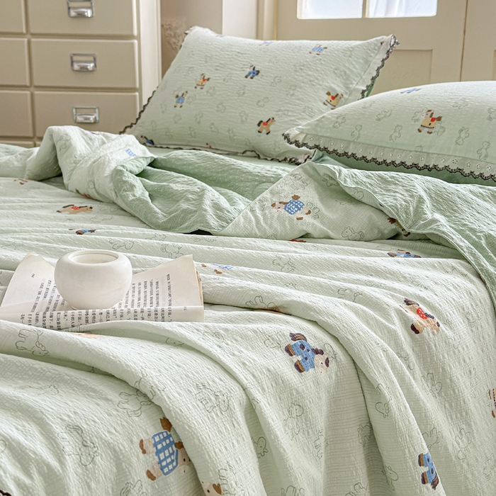 91家纺网 家纺一手货源 找家纺 桔禾家纺 2026新款高克重小清新可爱风泡芙棉全棉镂空花边款夏被四件套夏凉被空调被四件套 摇摇马