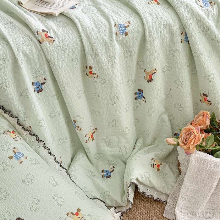 91家纺网 家纺一手货源 找家纺 桔禾家纺 2026新款高克重小清新可爱风泡芙棉全棉镂空花边款夏被四件套夏凉被空调被四件套 摇摇马