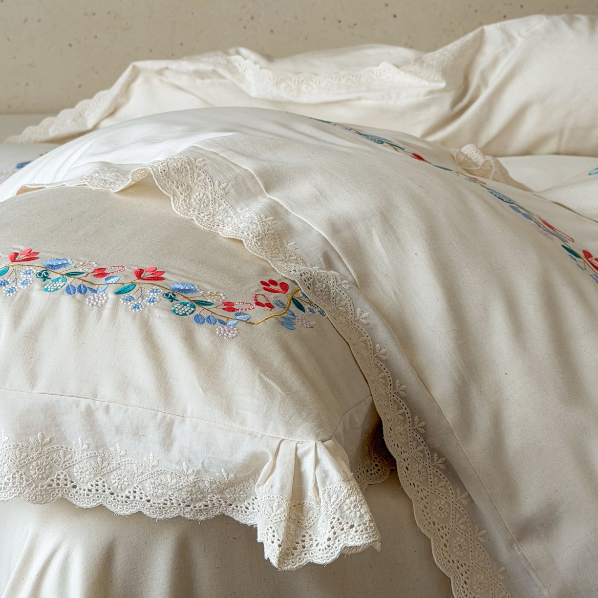 91家纺网 家纺一手货源 找家纺 （总）觅糖家纺 2026春夏新款刺绣棉麻贡缎系列四件套