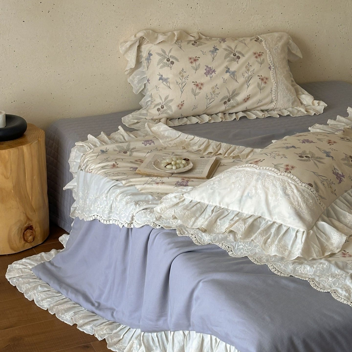 91家纺网 家纺一手货源 找家纺 觅糖家纺 2026新款亚麻夏被绗缝四件套 浅杏缀紫