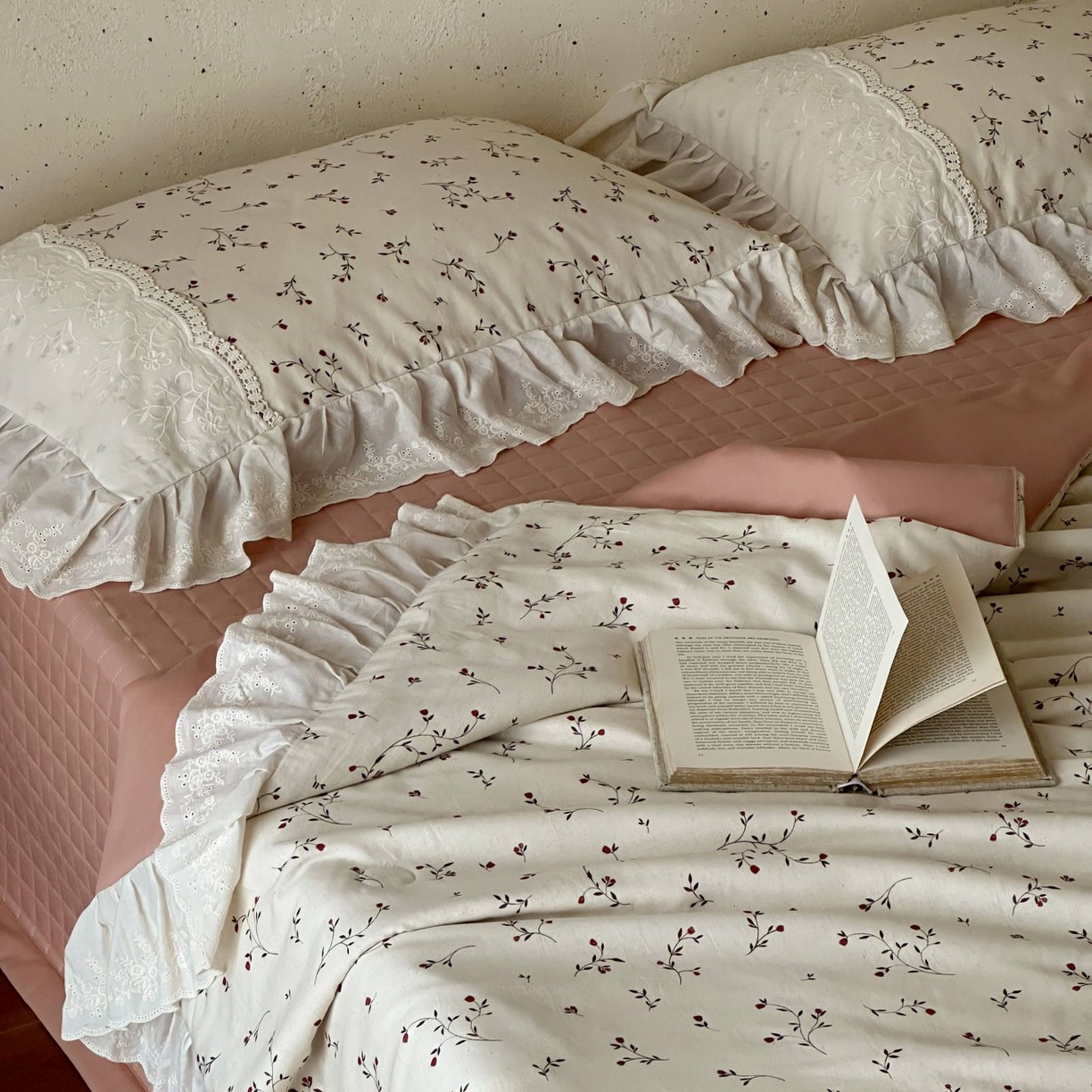 91家纺网 家纺一手货源 找家纺 觅糖家纺 2026新款亚麻夏被绗缝四件套 踏雪寻梅