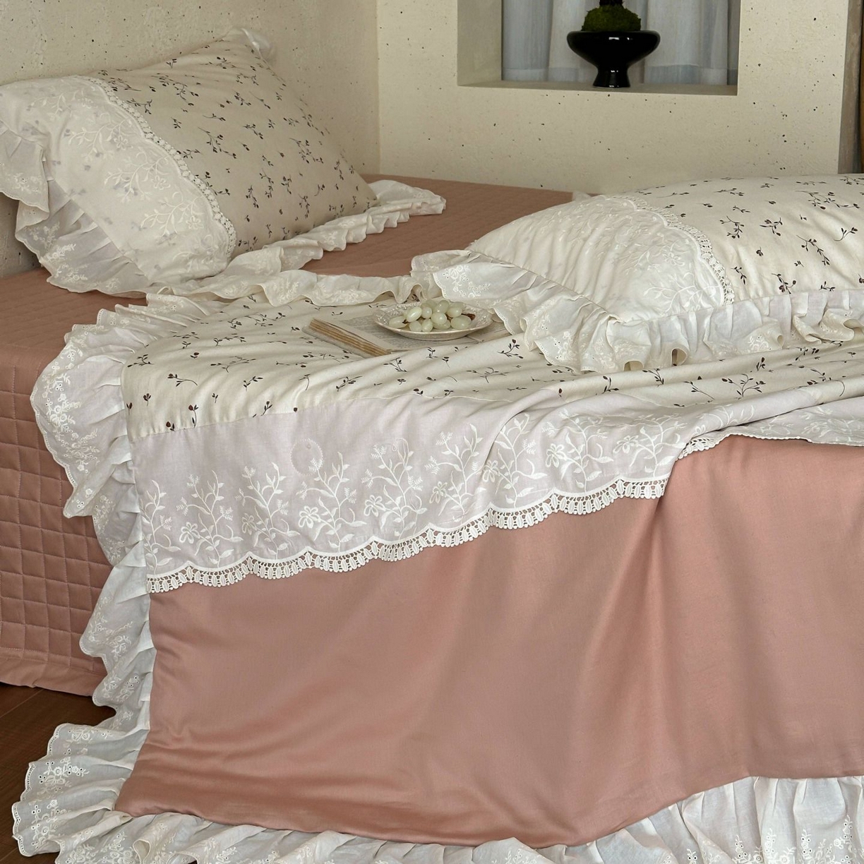 91家纺网 家纺一手货源 找家纺 觅糖家纺 2026新款亚麻夏被绗缝四件套 踏雪寻梅