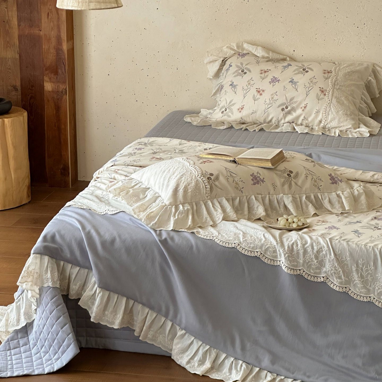 91家纺网 家纺一手货源 找家纺 觅糖家纺 2026新款亚麻夏被绗缝四件套 浅杏缀紫